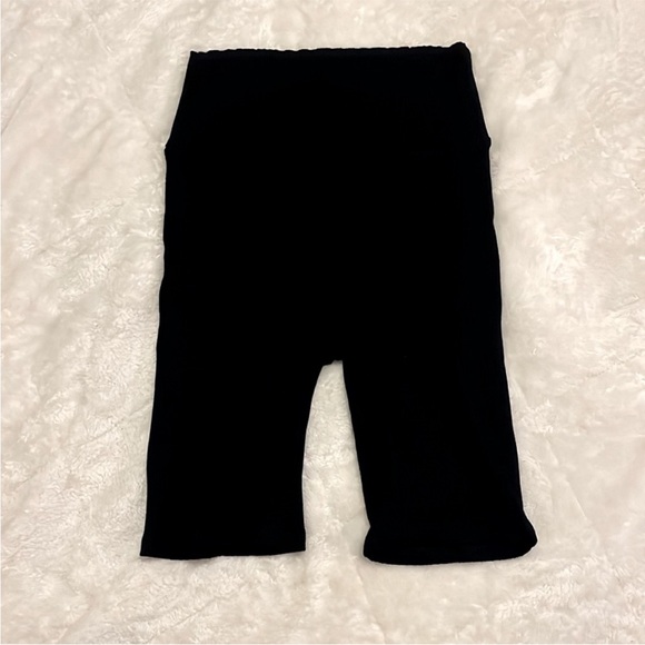 BRIAVIA Mid city ribbed high waisted biker shorts 🖤 - Picture 6 of 6